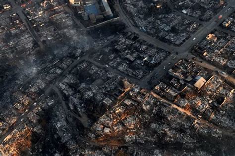 Chile decreta dos días de duelo 64 muertos por incendios