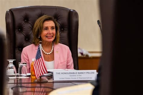 Nancy Pelosi llega a Taiwán pese a las advertencias de China