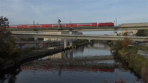 Züge am Flyover zwischen Berlin Gesundbrunnen und Berlin Hbf tief