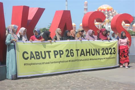 Jejaring Perempuan Pesisir Dan Pulau Pulau Kecil Nusantara Gelar Aksi