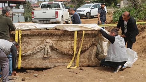 Hatay da evin bahçesinde lahit bulundu Son Dakika Haberleri