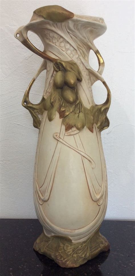 Proantic Royal Dux Porcelain Vase