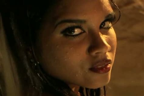 Tempting Erotic Solo By Astonishingly Curvy Indian Babe Mumta Tendulkar