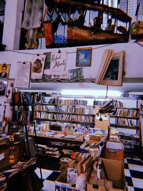 Guía de Supervivencia en San Telmo: Paraíso de la ‘Segunda Mano’ y