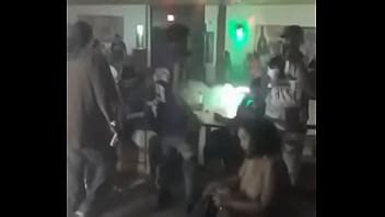 Strippers de ébano gruesas sacudiendo el culo XVIDEOS