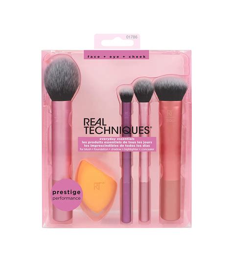 Best Drugstore Eyeshadow Brushes - Hunter Games Magazine