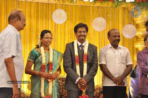 Director SP Muthuraman Family Wedding Reception - Photo 14 of 69