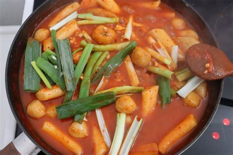 Tteokbokki Koreanische Reiskuchen Rezept