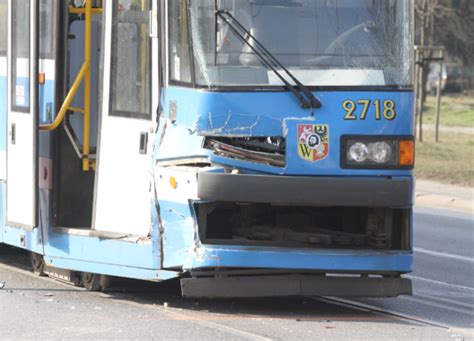 Wrocław Wypadek Tramwaj śmiertelnie potrącił kobietę Wiadomości