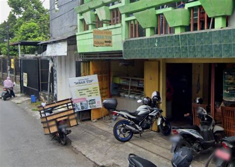 Warung Pojok Mbak Tin Sejak Jadi Pemadam Kelaparan