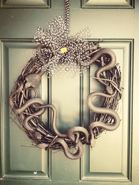 Halloween Snake Wreath Showmemama