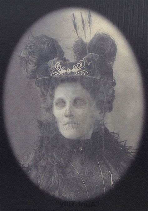 Creepy Portraits Scary Halloween Pictures Creepy Vintage Creepy Photos