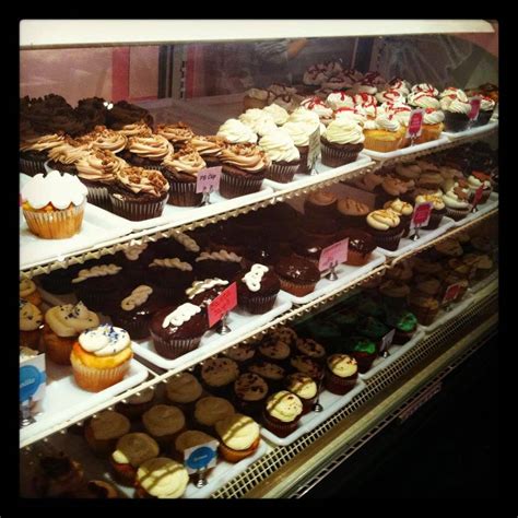 Colossal Cupcakes Bakery 528 Euclid Ave Cleveland Oh 44114 Usa