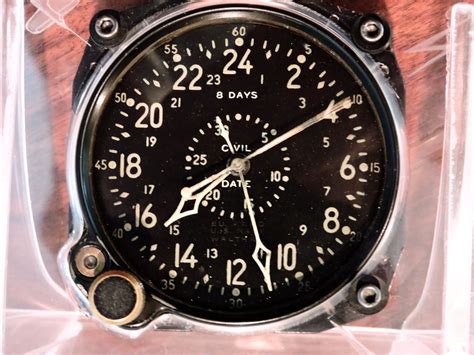 Aircraft Clock 8 Day Civil Date Indicator Aeronaval Cdia Waltham Ww Aeroantique