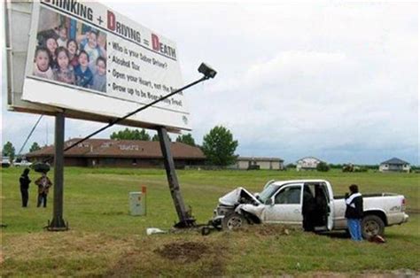 Car Accidents - Irony At It's Finest - 20 Pics