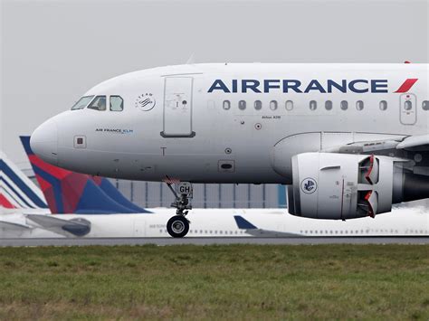 Air France strike: Thousands of passengers stranded as airline cancels