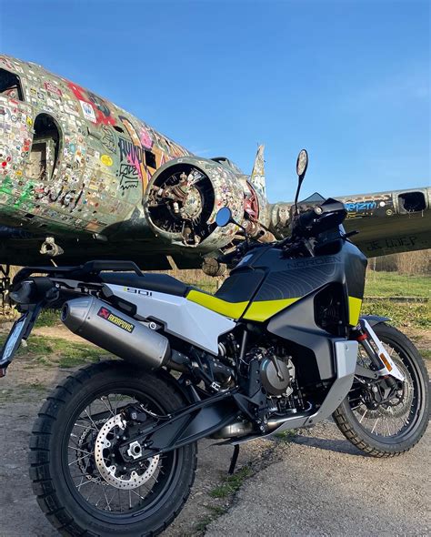 Husqvarna Norden 901 Desmo Adventure