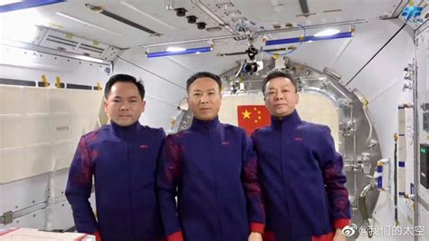 Regreso De La Shenzhou Con La Tripulaci N China Que M S Tiempo Ha