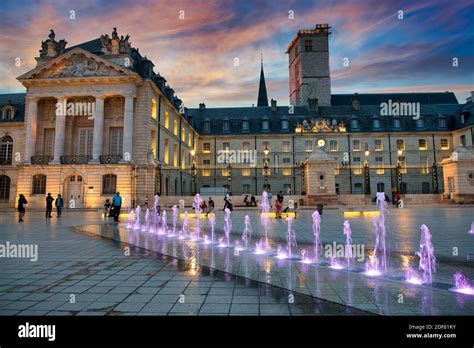 Palais Des Ducs Et Des Etats De Bourgogne Place De La Liberation