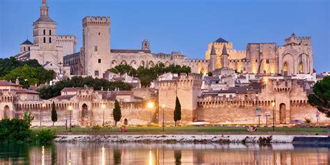 In The Footsteps Of Popes A Spirited Guide To The 8