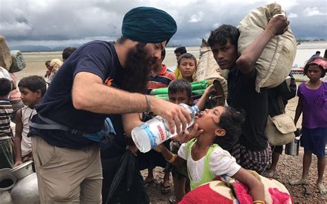 Sikh Volunteers Give Aid To Rohingya Muslims Fleeing Persecution In Burma