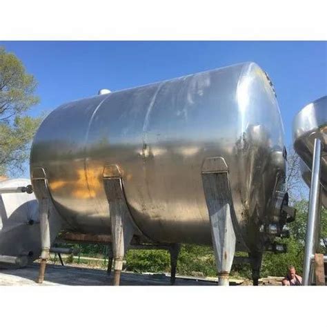 Stainless Steel Industrial Horizontal Tank At 500 Kilogram