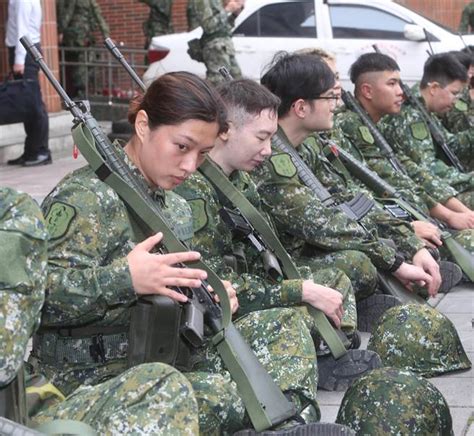 用鏡頭看台灣》國軍首批女性教召訓練 城鎮戰展示保家衛國決心 生活 中時