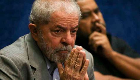 Em decisão unânime 5ª Turma do STJ mantém condenação de Lula e reduz