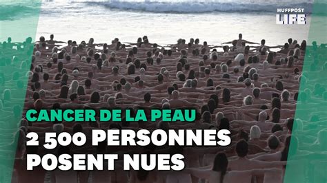 Contre Le Cancer De La Peau Personnes Posent Nues Sur La Plage