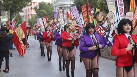 Carnaval De Torrevieja Ni As En Lencer A Y Con Pezoneras El Pol Mico