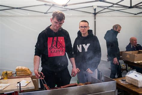 Deszczowo Ale Smacznie Na L Skim Festiwalu Food Truck W I Restauracji