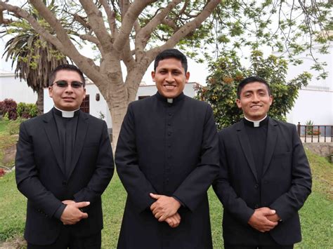 Prelatura De Yauyos Celebr La Ordenaci N De Un Nuevo Sacerdote Y Dos