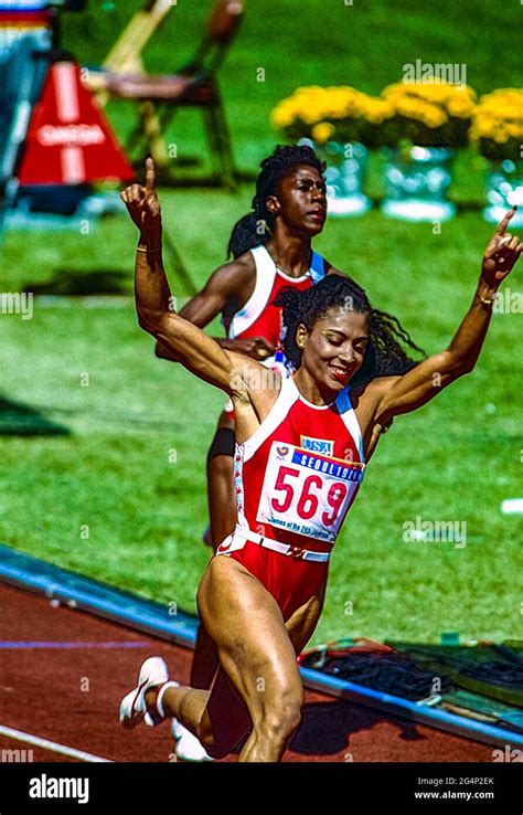 florence griffith joyner usa wins  gold medal   womens