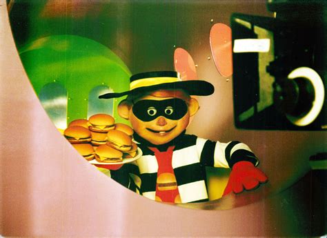 Hamburglar grabs Ronald McDonald's cheeseburgers and escapes into a ...