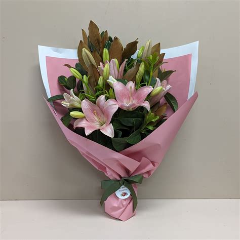 Asiatic Lily Bouquet | Red Earth Flowers | Kilsyth VIC | 0397256897