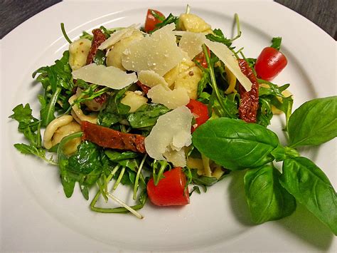 Yummy Rezept Italienischer Nudelsalat Mit Rucola Und Getrockneten Tomaten