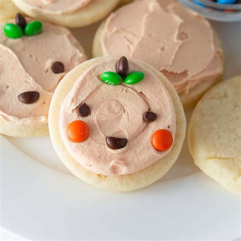 Easy Halloween Pumpkin Cookies - Design Eat Repeat