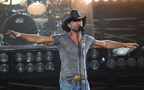 Tim McGraw Details His Workout Routine, Partners With Snap Fitness ...