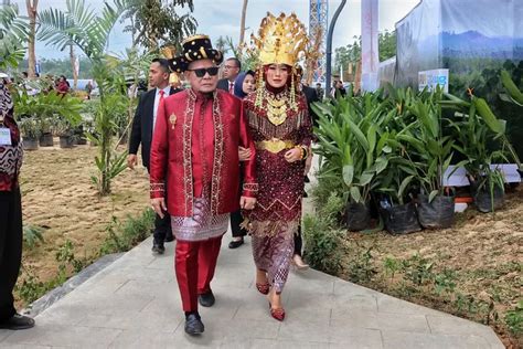 Di Perayaan Hut Ke Ri Istri Ketua Dpd Ri Dapat Sepeda Dari Jokowi