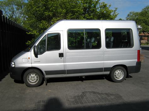 File:Citroën Jumper Combi Comfort '02-'06.jpg - Wikimedia Commons