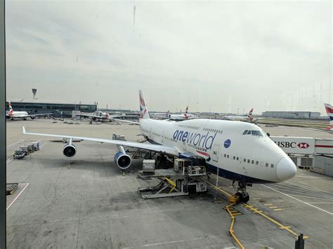 Look at this gentle giant | London Heathrow 2018 on the way to Istanbul