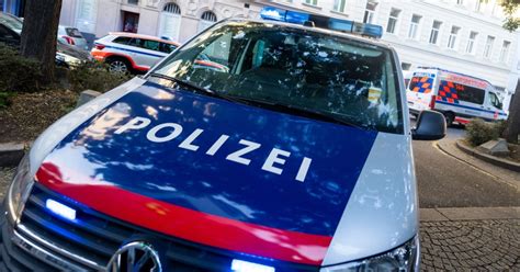 Wollten Bauchtasche Jugendliche Schlugen In Wien Auf Mann 55 Ein