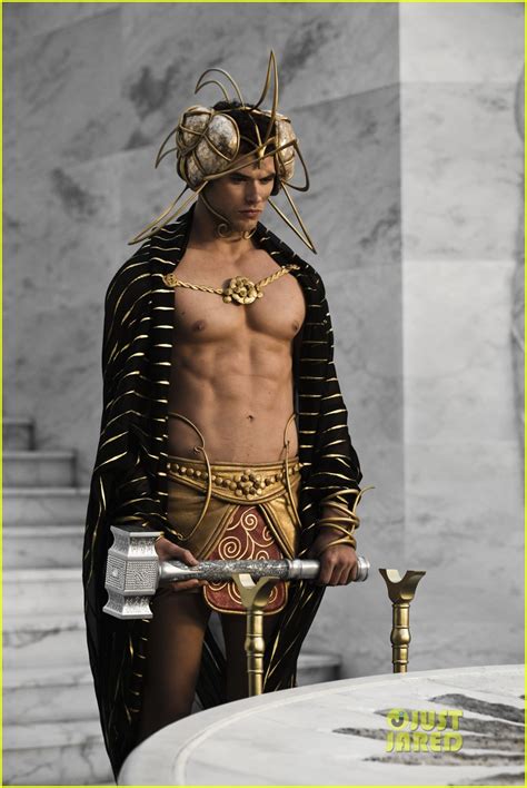 Henry Cavill: Shirtless 'Immortals' Stills!: Photo 2589508 | Freida ...