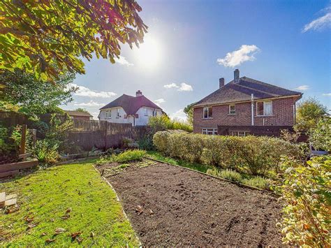 Broomhill Road Strood Rochester Me2 3lg 3 Bed Detached House For Sale