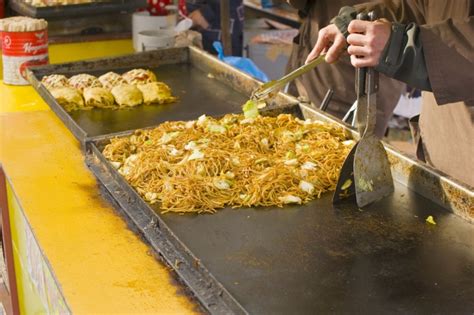 Yakisoba (焼きそば): Japanese Stir Fried Noodles - The Chef Dojo