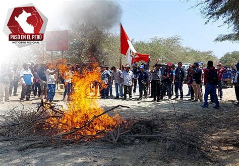 Pobladores bloquean carretera para exigir reconstrucción de vía