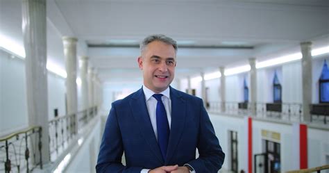 Czy Tiktok Zniknie Z Polski Minister Cyfryzacji Zabra G Os Geekweek