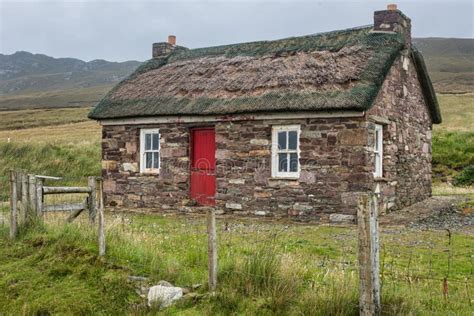 Small Irish Cottage Editorial Image Image Of Deserted 193737470