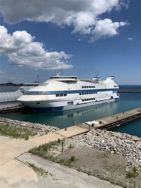 Abandoned Casino Boat [OC] : r/AbandonedPorn