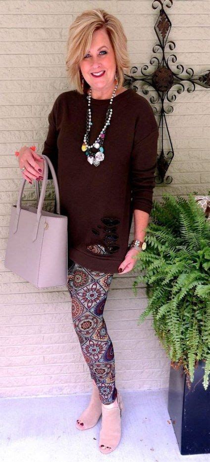 How To Wear Leggings For Older Women Casual 49 Ideas How To Wear Leggings Fashion Clothes